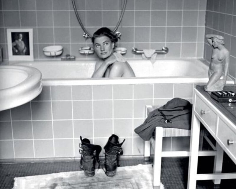 Lee Miller in Hitler's bathtub. 